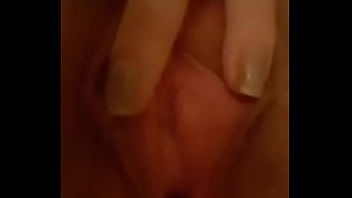 Infila le dita e gode