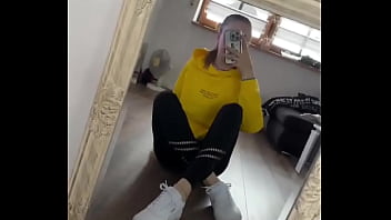 Good morning take a look at of #nikesocks #whitesocks #feet #fetish #sole girl