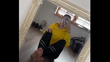 Good morning take a look at of #nikesocks #whitesocks #feet #fetish #sole girl