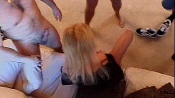 Hot squirting babe 071