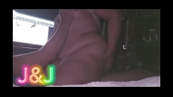 Tia gostosa pede pra sobrinho deixar ela sentar em seu colo