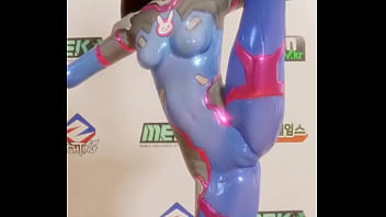 Chica muestra la vagina en cámaras