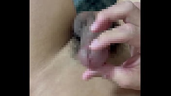 寸止め途中でちょっとおもらし射精