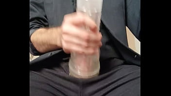 Batendo Uma Com Masturbador De Uniforme thumbnail