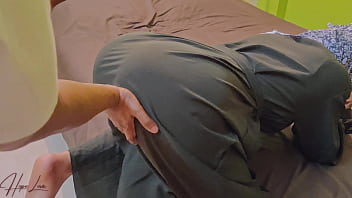 Big beautiful ass milf gets hardcore doggy fuck by big dick gardener