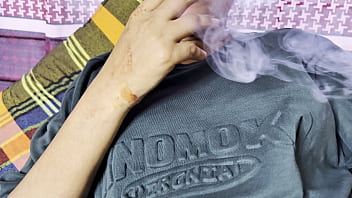 Collage girls fingering her pussy and smoking