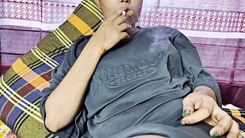 Collage girls fingering her pussy and smoking