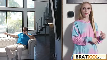 Evicted blonde teen turns tables with a mind blowing seduction