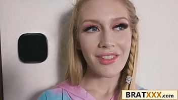 Evicted blonde teen turns tables with a mind blowing seduction