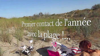 Enfin le premier contact avec la plage difficile de résister à la chaleur