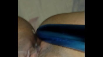 Vibrador hace que se moje
