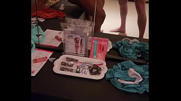 Esposa safada deu o cu para o amigo do marido