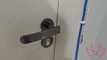 Fui visitar meu amigo e peguei ele no flagra com a esposa