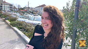 Livia 27 ans veut toujours plus de bites