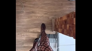 Ballbusting high heels