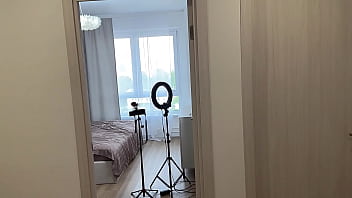 Lucky food delivery guy fucks hot model’s tight pussy during delivery run