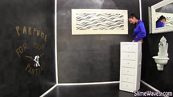 Masturbating Facial Slut thumbnail