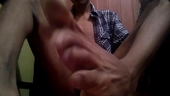 Punheta Mostrando Os Pés thumbnail