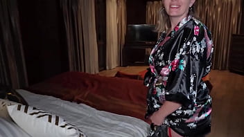 Un joi pov anal ou vous serez a la place de la bite que je m'occupe et prend