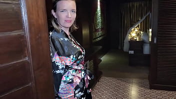 Un joi pov anal ou vous serez a la place de la bite que je m'occupe et prend