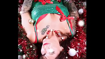 Did a little christmas photoshoot with msnaughyangel this weekend super cute groovylj