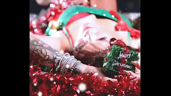 Did a little christmas photoshoot with msnaughyangel this weekend super cute groovylj