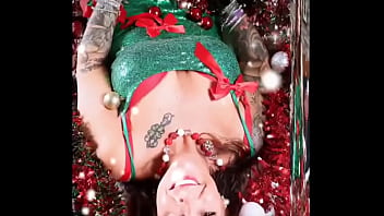 Did a little christmas photoshoot with msnaughyangel this weekend super cute groovylj