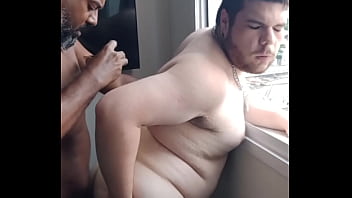 Padrasto negão come gordinho na janela do condomínio gordo é dominado por cafuçu dotado da favela dobradinha completa