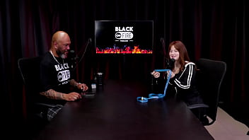 Não adianta ter pau grande e não saber usar só faz collab com meninas e o que a deixou desconfortável foi angel bloomm watch sheer red