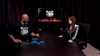 Não adianta ter pau grande e não saber usar só faz collab com meninas e o que a deixou desconfortável foi angel bloomm watch sheer red