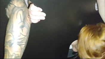 Levei minha esposa e a minha namorada para chupar rola no gloryhole parte 3