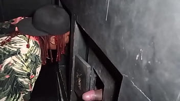 Minha cunhada safada mamou vários caras na festa sapeca com doidera de halloween