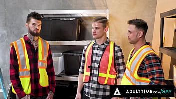 Warehouse Coworkers Assfuck The Newbie thumbnail