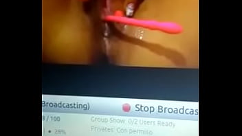 Wet latina pussy on camera