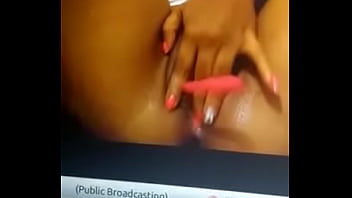 Wet latina pussy on camera