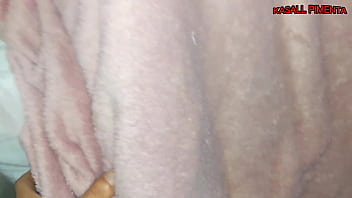 Isso que acontece quando meia irmã assiste porno buceta fica piscando branquinha nao resiste bate uma punheta e pede para fuder gostoso ate sua buceta gozar