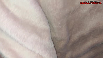 Isso que acontece quando meia irmã assiste porno buceta fica piscando branquinha nao resiste bate uma punheta e pede para fuder gostoso ate sua buceta gozar