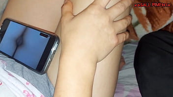 Isso que acontece quando meia irmã assiste porno buceta fica piscando branquinha nao resiste bate uma punheta e pede para fuder gostoso ate sua buceta gozar