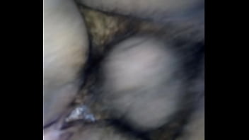 Metiendo pinga hasta llenarla