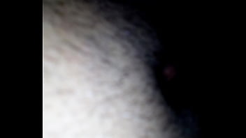 Metiendo pinga hasta llenarla