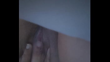 Rubbing pussy while bf is at work