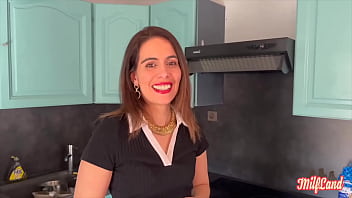 Joy coquine en manque se poutrer par une belle bite