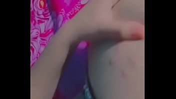 Mi ex enseñando su gran culote