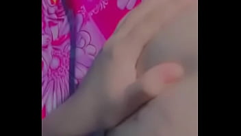 Mi ex enseñando su gran culote