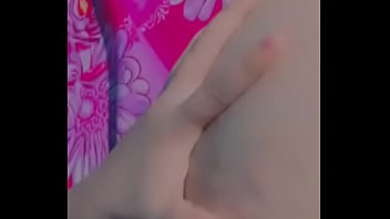 Mi ex enseñando su gran culote