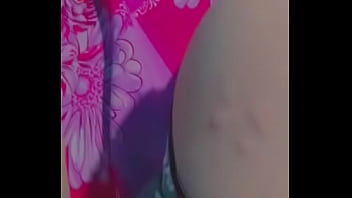 Mi ex enseñando su gran culote