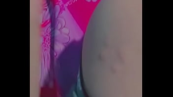 Mi ex enseñando su gran culote