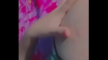 Mi ex enseñando su gran culote