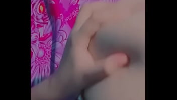 Mi ex enseñando su gran culote