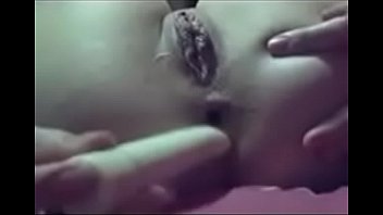 Amanda fingered her pussy on cam